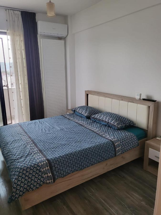 Appartamento Apartament Dem Radulescu Râmnicu Vâlcea Esterno foto