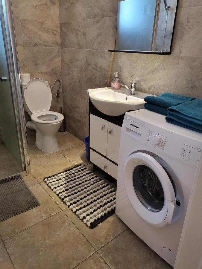 Appartamento Apartament Dem Radulescu Râmnicu Vâlcea Esterno foto