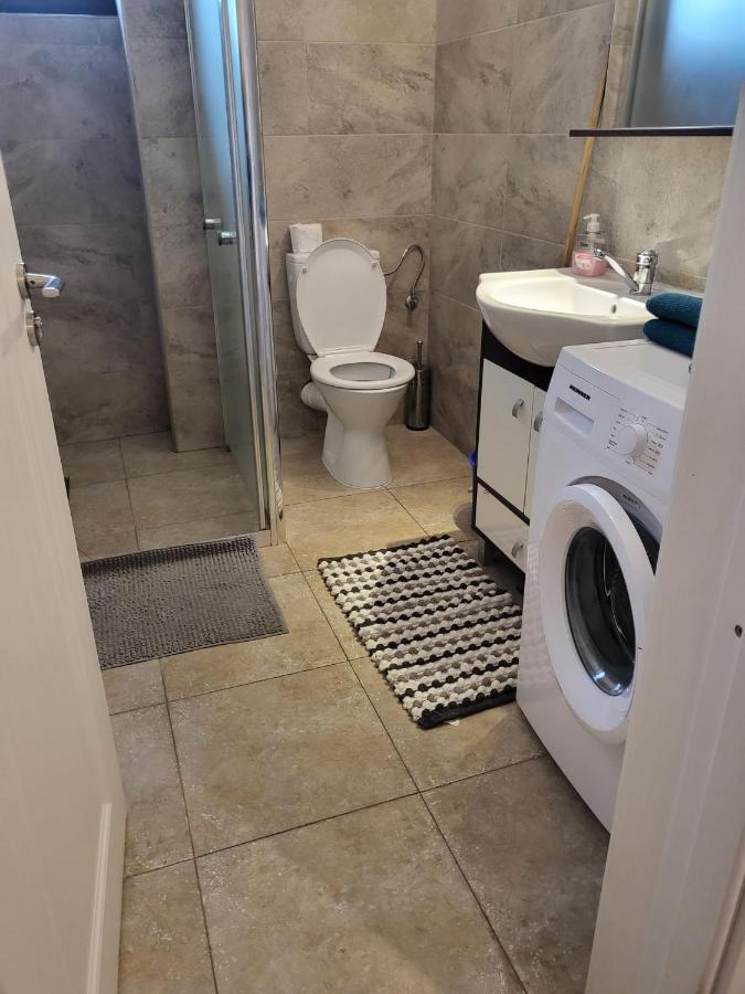 Appartamento Apartament Dem Radulescu Râmnicu Vâlcea Esterno foto